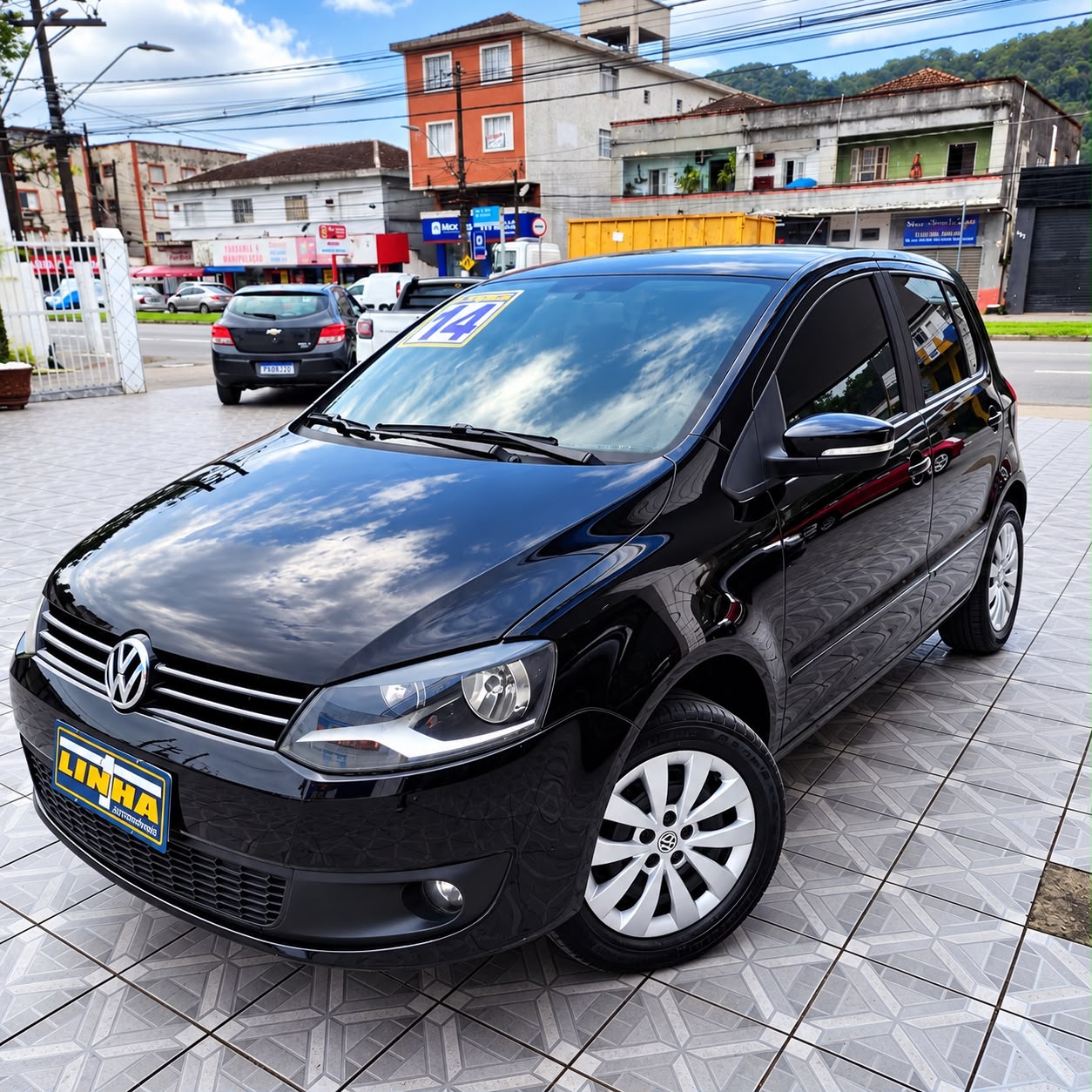 VW - VolksWagen Fox 1.0 Mi Total Flex 8V 5p 2014 — foto 5