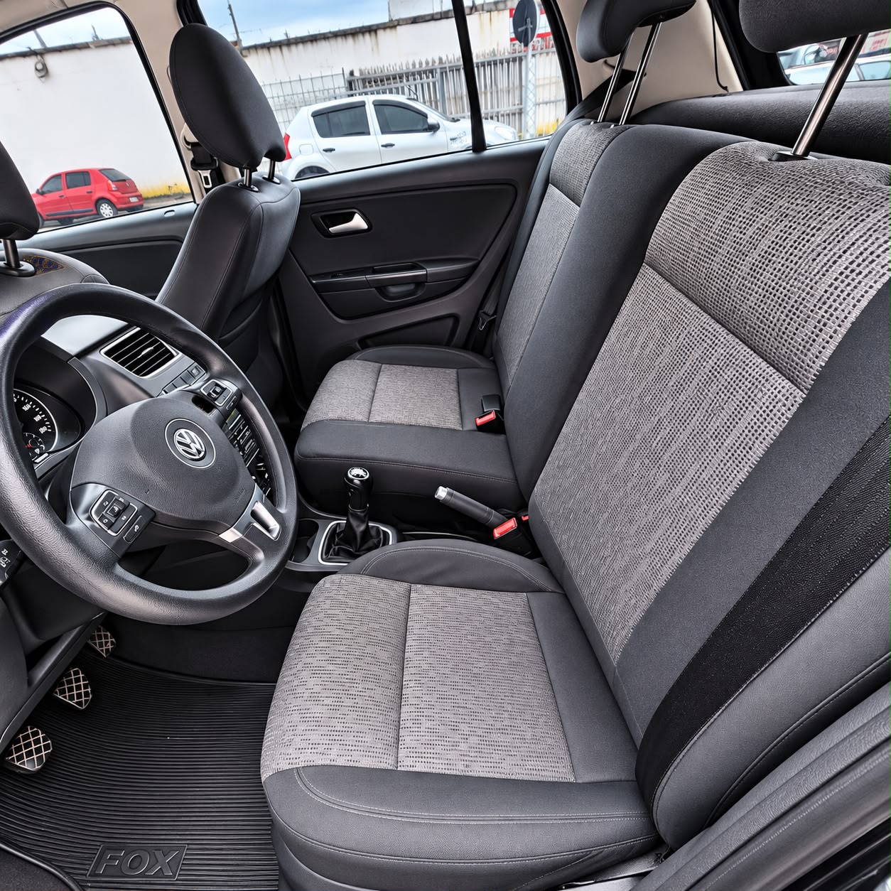 VW - VolksWagen Fox 1.0 Mi Total Flex 8V 5p 2014 — foto 6