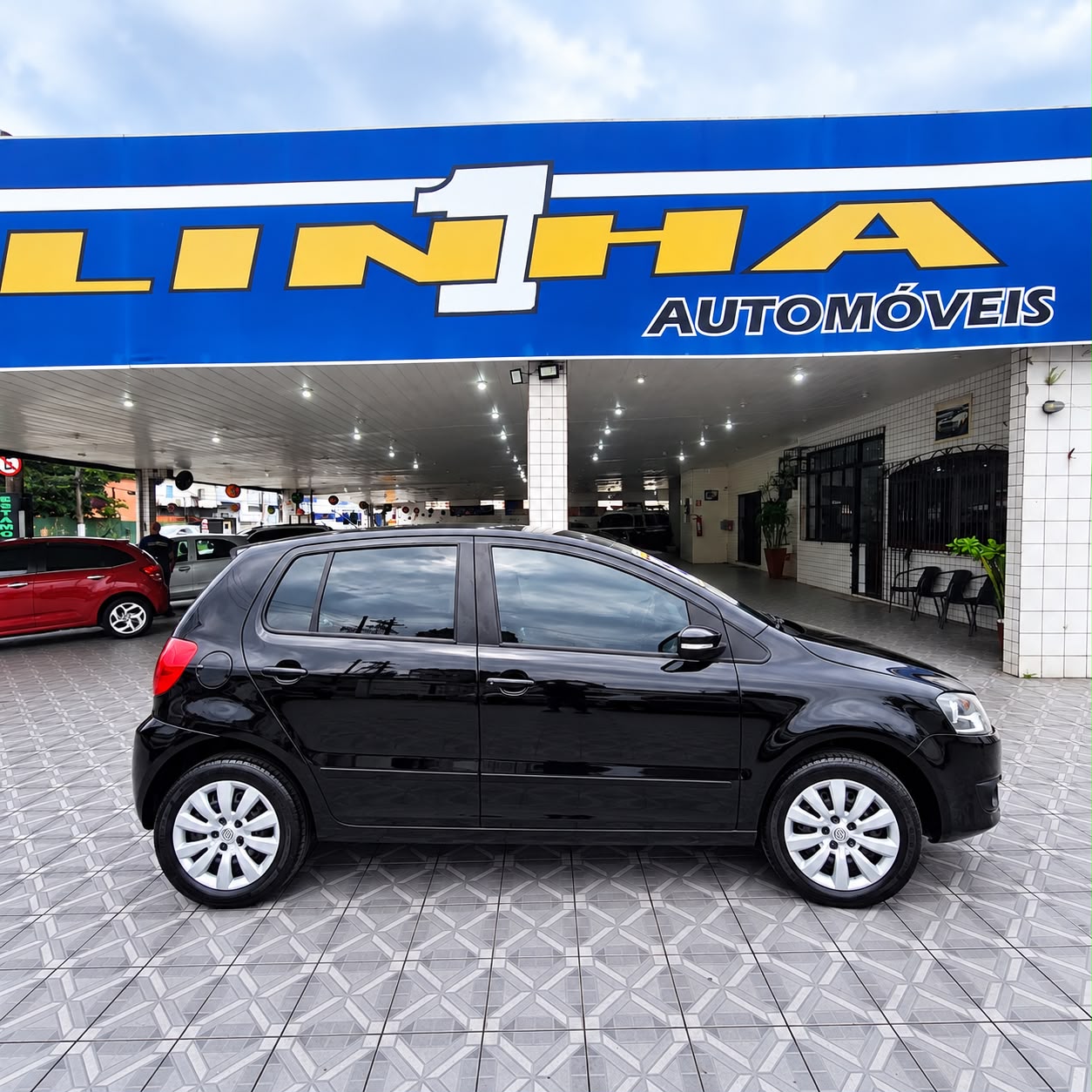 VW - VolksWagen Fox 1.0 Mi Total Flex 8V 5p 2014 — foto 3