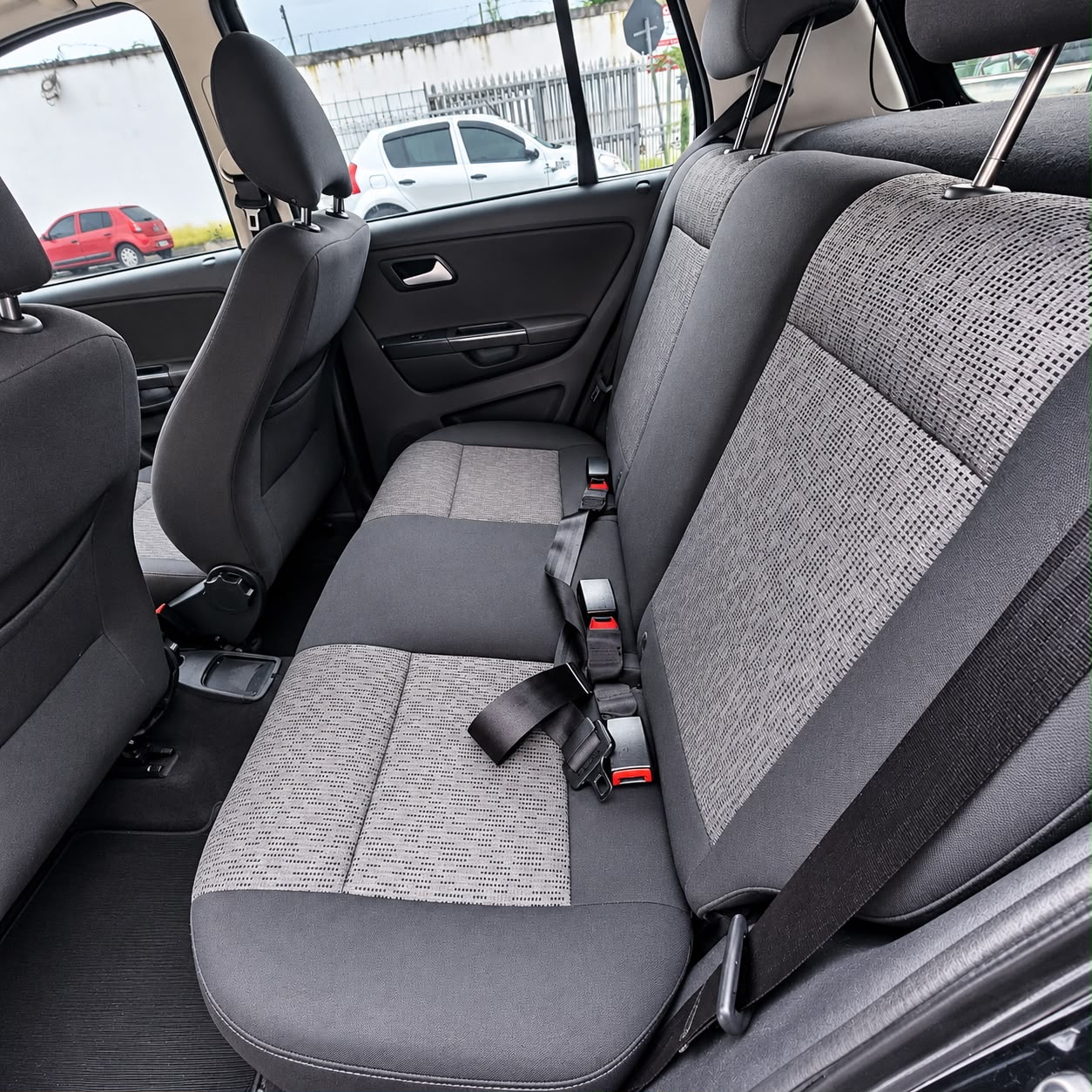 VW - VolksWagen Fox 1.0 Mi Total Flex 8V 5p 2014 — foto 9